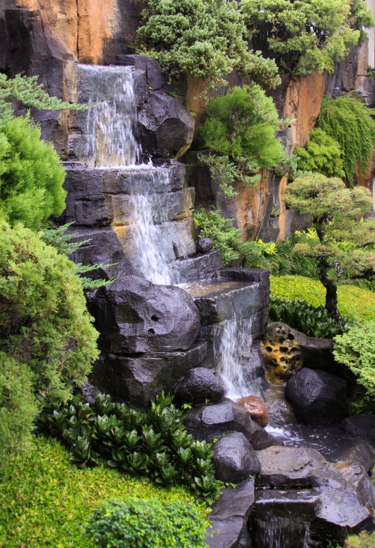 Waterfall Service in Honolulu, HI